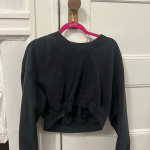 American Eagle Outfitters Black Cropped Long Sleeve Sweatshirt